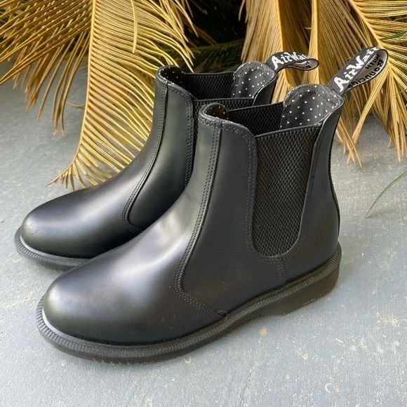 DR MARTENS Flora Womens Smooth Leather Chelsea Boots in size 6 - Picture 3 of 10